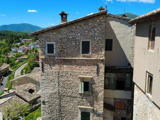 Appartamento in vendita a Monteleone di Spoleto PG