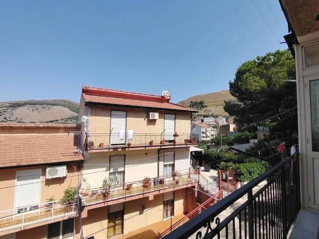Appartamento in vendita a Montelepre PA