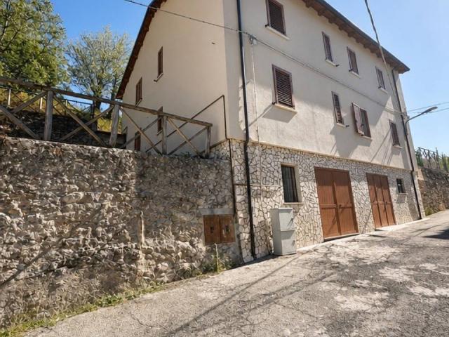 Appartamento in vendita a Montemonaco AP