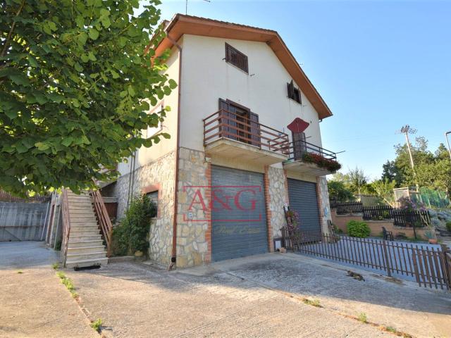 Appartamento in vendita a Montemonaco, Campagna