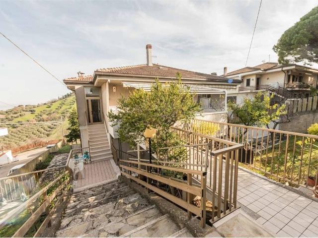 Casa indipendente in vendita a Montesilvano PE