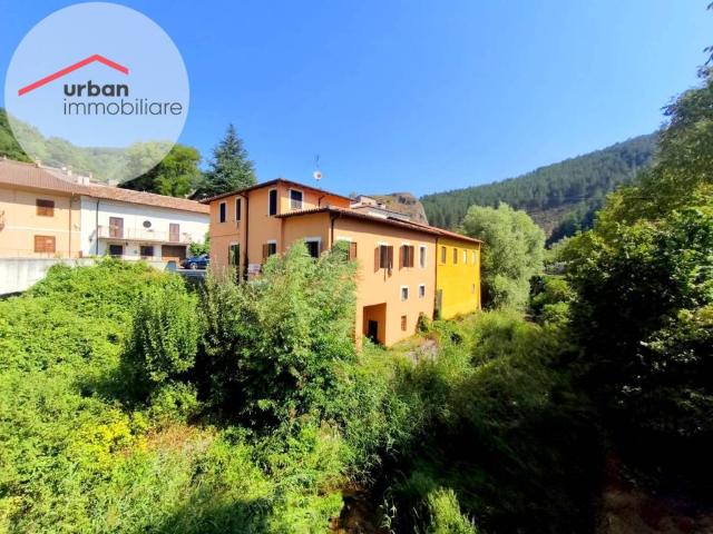 Appartamento in vendita a Montereale AQ