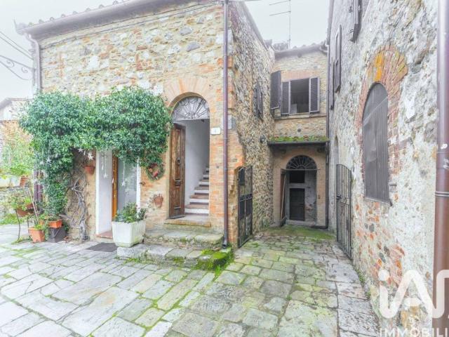 Appartamento in vendita a Monticiano SI