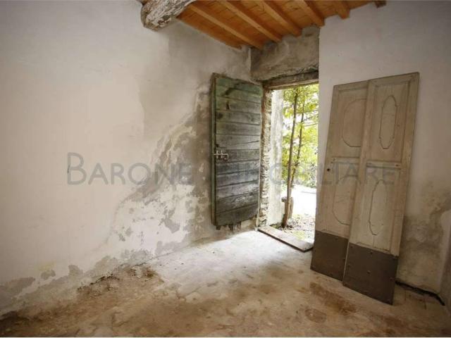 Casa indipendente in vendita a Montignoso MS
