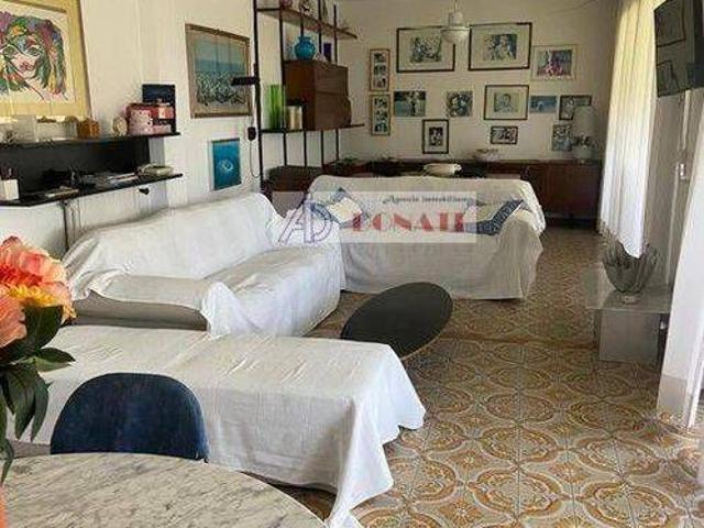 Appartamento in vendita a Montignoso MS