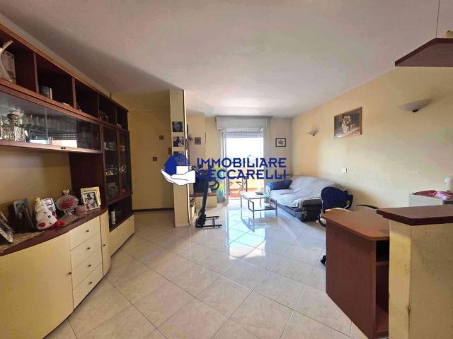 Appartamento in vendita a Montignoso via Romana Ovest, Cervaiolo