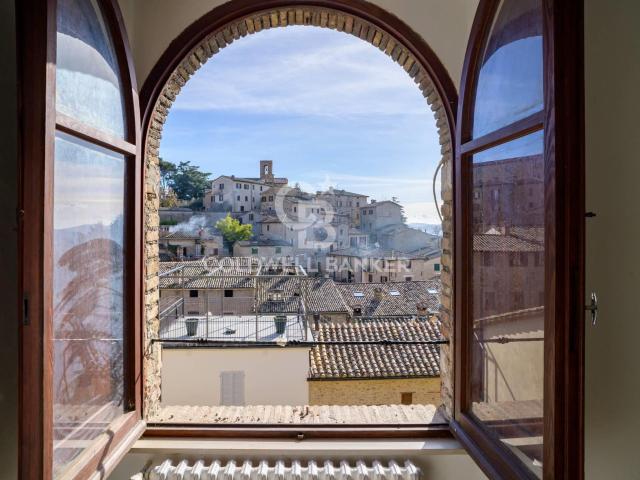 Appartamento in vendita a Montone 130m² Montone
