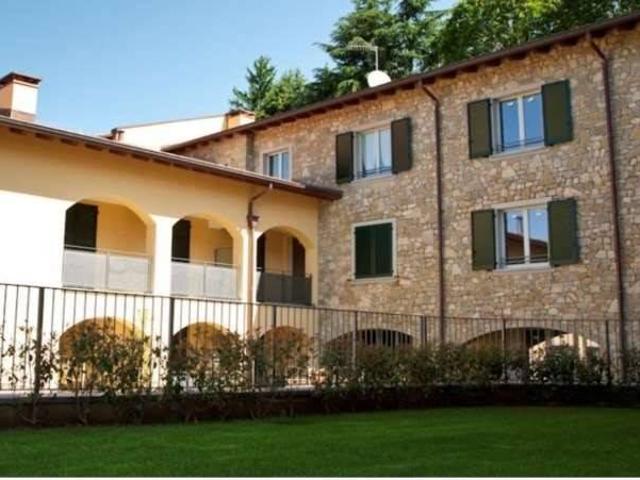 Appartamento in vendita a Montorfano CO