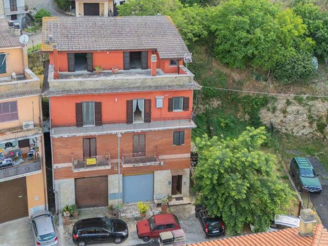 Appartamento in vendita a Montorio Romano RM