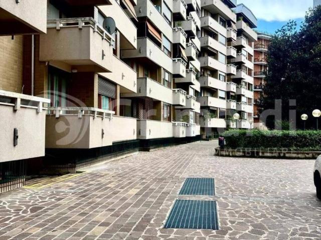 Appartamento in vendita a Monza MB
