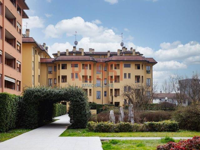 Appartamento in vendita a Monza MB