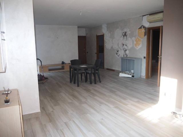 Appartamento in vendita a Monza MB