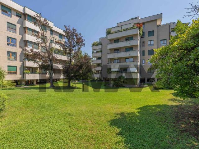 Appartamento in vendita a Monza MB