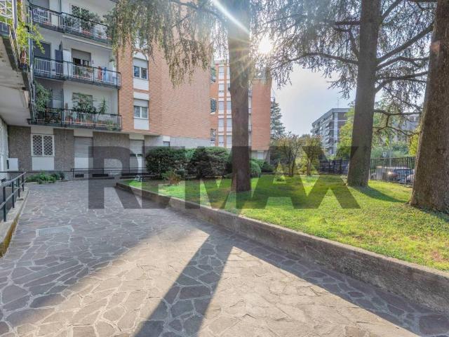 Appartamento in vendita a Monza MB