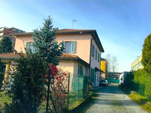 Appartamento in vendita a Monza MB