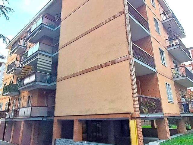 Appartamento in vendita a Monza MB