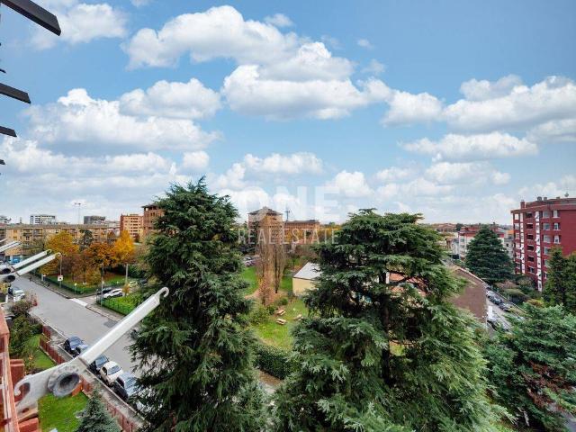 Appartamento in vendita a Monza MB