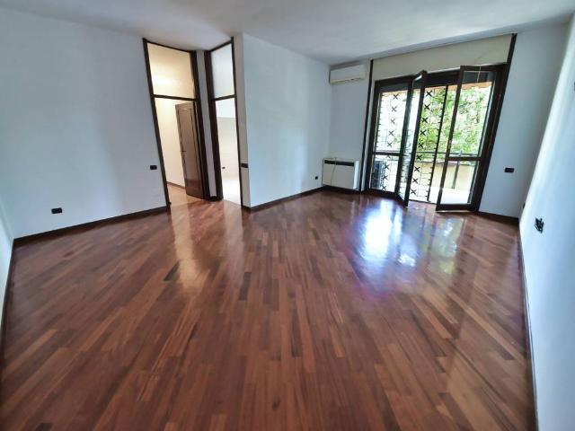 Appartamento in vendita a Monza MB