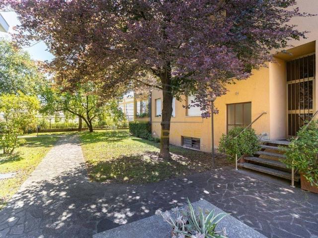 Appartamento in vendita a Monza MB