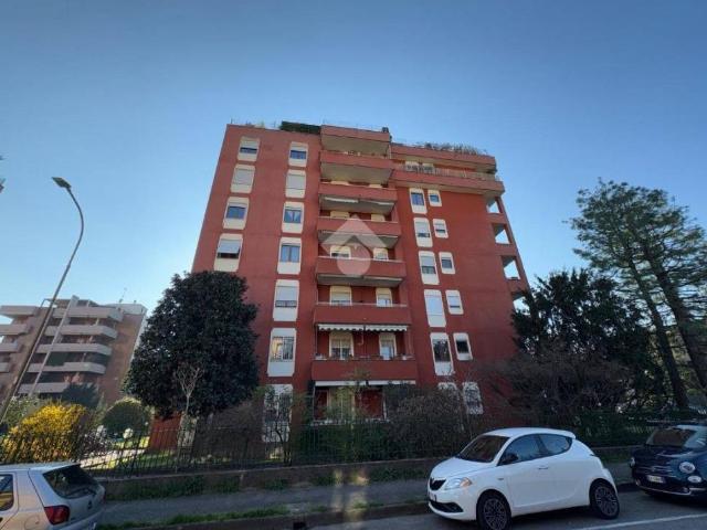 Appartamento in vendita a Monza MB