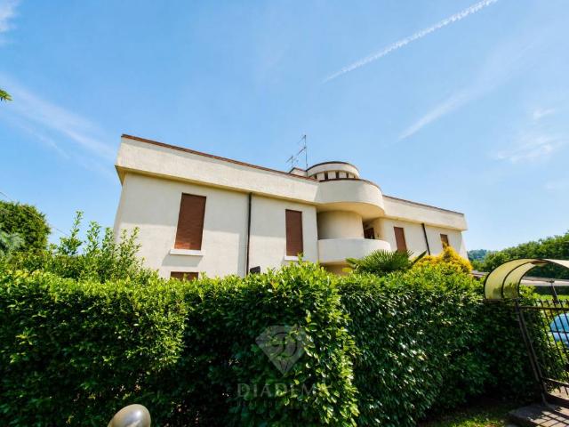 Appartamento in vendita a Mornago VA