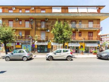 Appartamento in vendita a Motta Sant'Anastasia viale Della Regione, 39