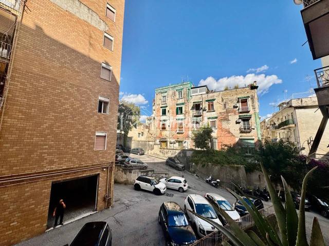 Appartamento in vendita a Napoli