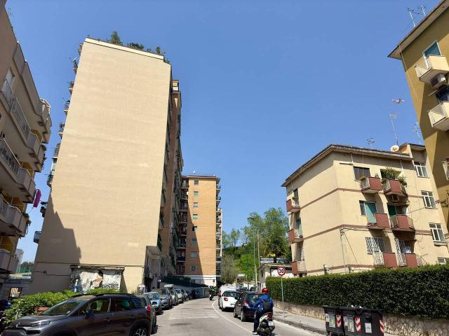 Appartamento in vendita a Napoli