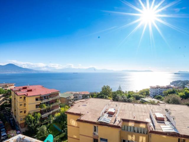 Appartamento in vendita a Napoli