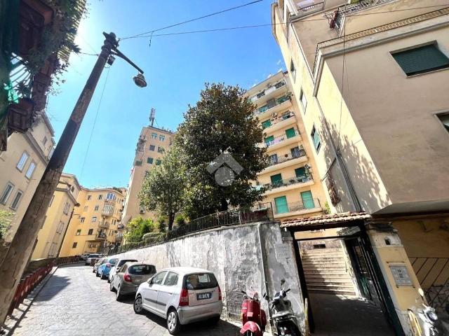 Appartamento in vendita a Napoli