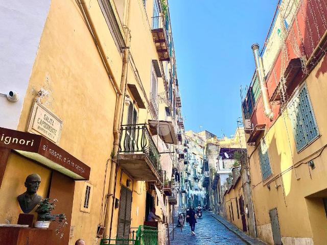 Appartamento in vendita a Napoli