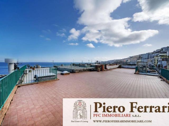 Appartamento in vendita a Napoli