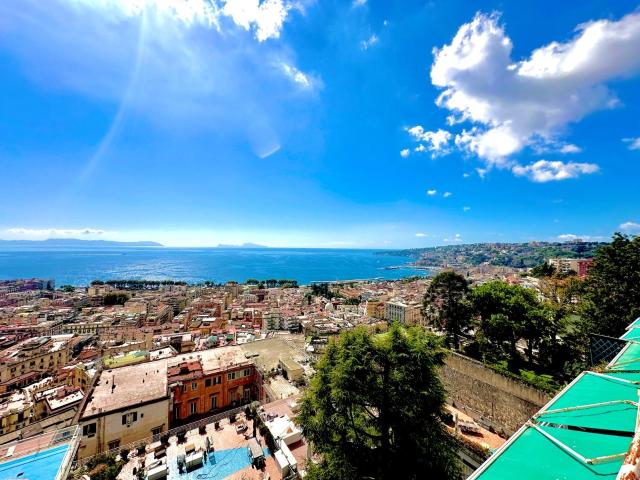 Appartamento in vendita a Napoli