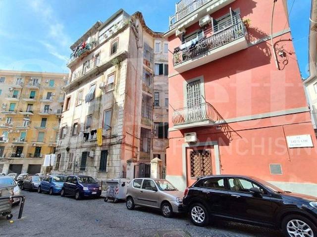 Appartamento in vendita a Napoli