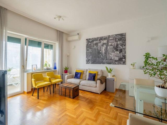 Appartamento in vendita a Napoli