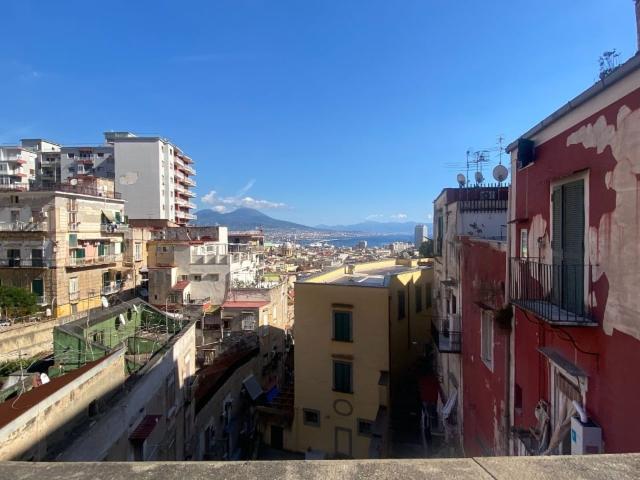 Appartamento in vendita a Napoli
