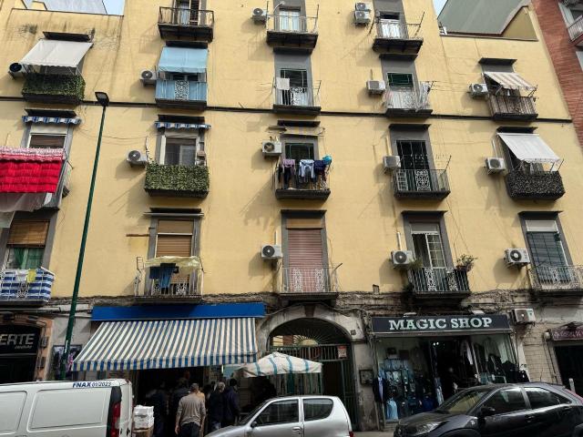 Appartamento in vendita a Napoli