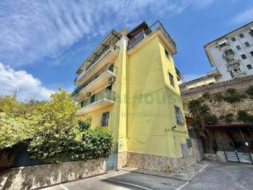 Casa indipendente in vendita a Napoli