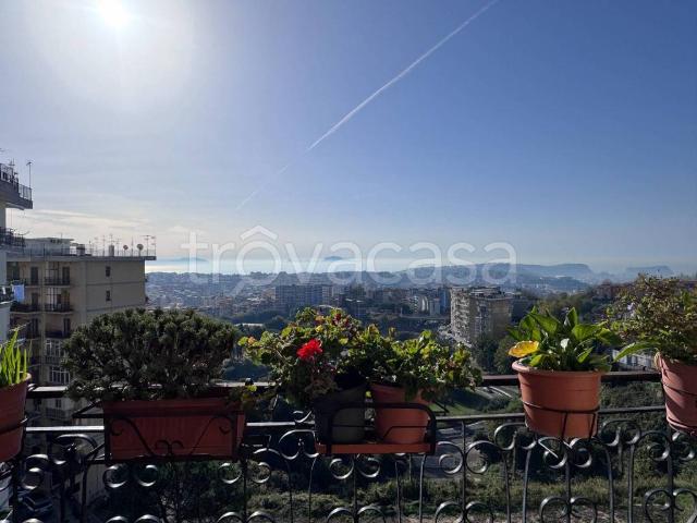 Appartamento in vendita a Napoli via Gabriele Jannelli, Rione Alto