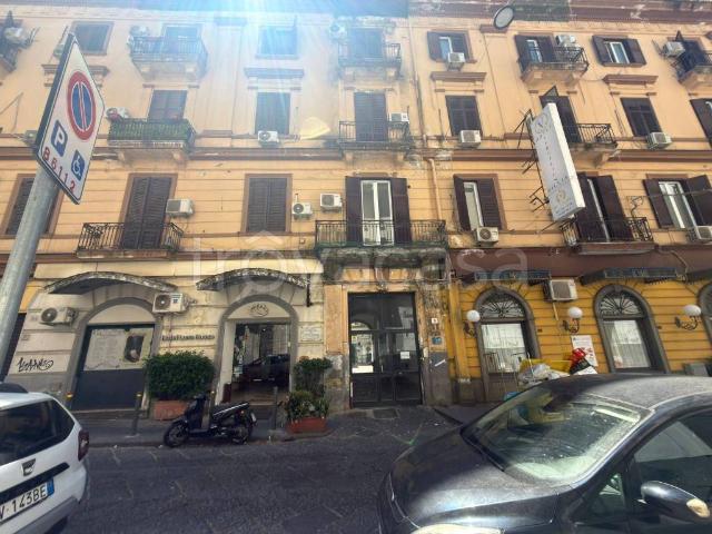 Appartamento in vendita a Napoli via Giuseppe Pica, 18, Garibaldi Ferrovia