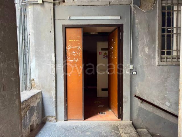 Appartamento in vendita a Napoli via dei Vergini, Sanità