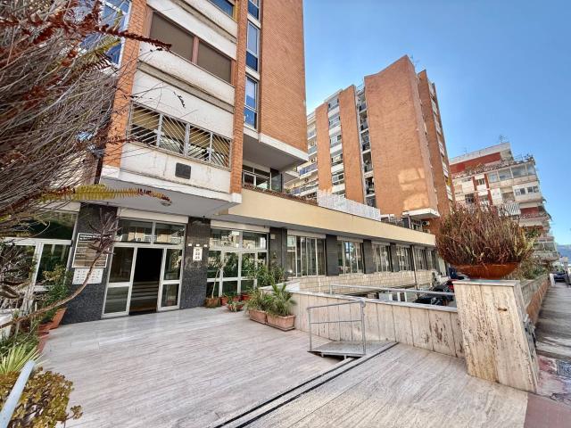 Appartamento in vendita a Napoli, Fuorigrotta