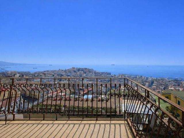 Appartamento in vendita a Napoli NA