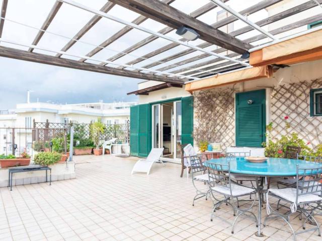 Appartamento in vendita a Napoli NA