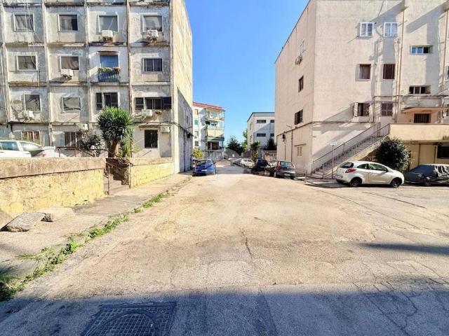 Appartamento in vendita a Napoli NA