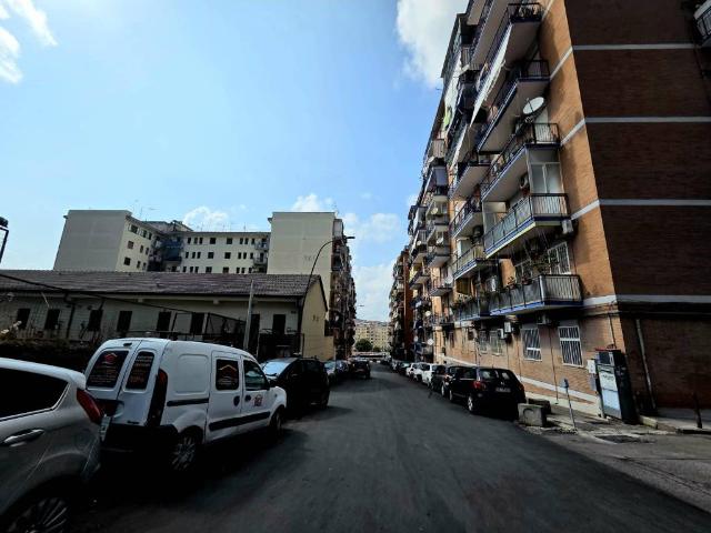 Appartamento in vendita a Napoli NA
