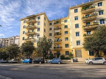 Appartamento in vendita a Napoli NA