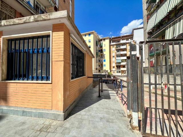 Appartamento in vendita a Napoli NA