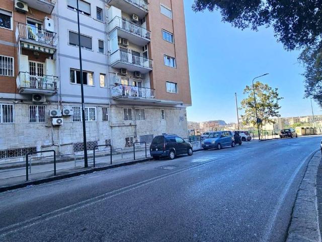 Appartamento in vendita a Napoli NA