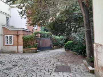Appartamento in vendita a Napoli NA